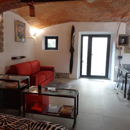 Stalla Antico Glicine Apartment Ispra